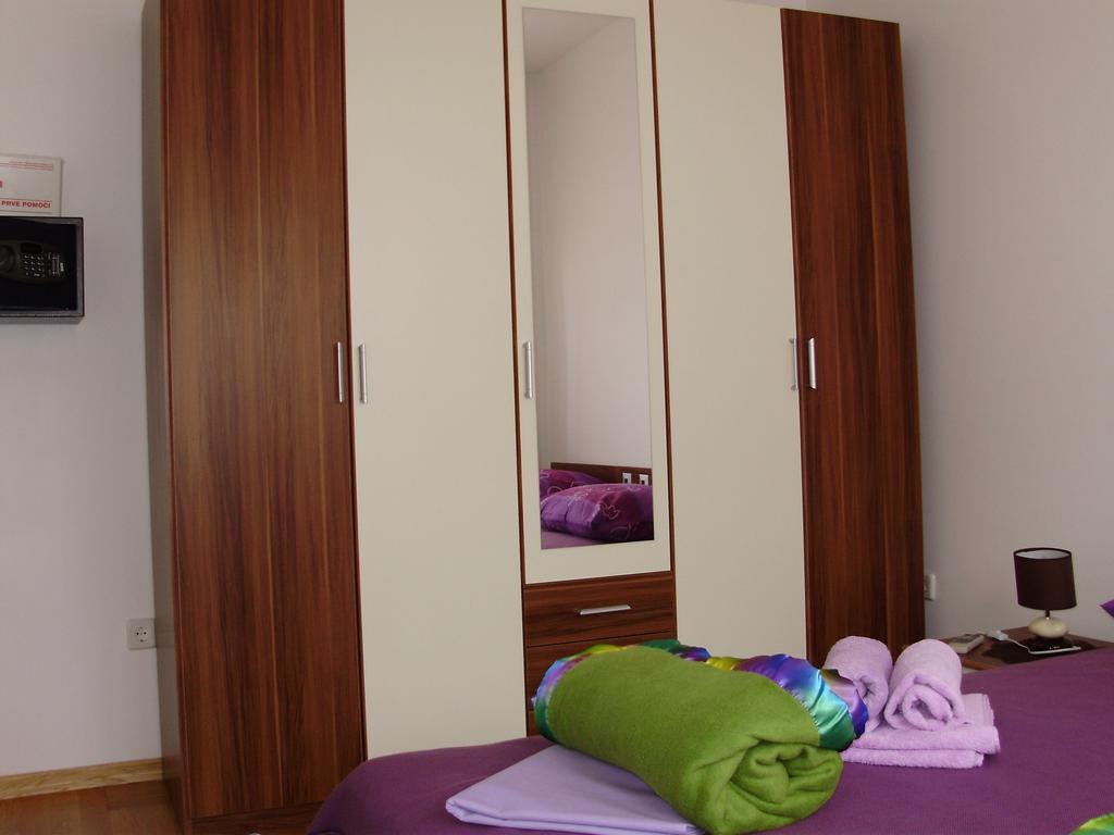 Apartments Mara Cres Habitación foto
