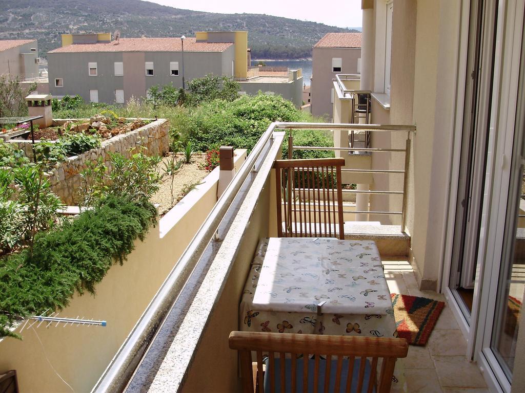 Apartments Mara Cres Habitación foto