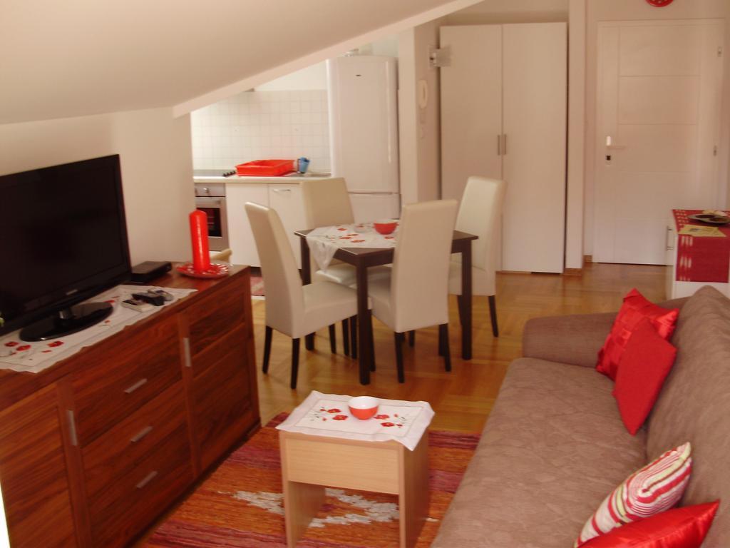 Apartments Mara Cres Habitación foto