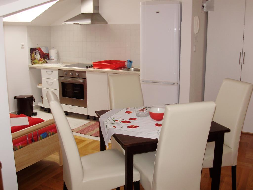 Apartments Mara Cres Habitación foto